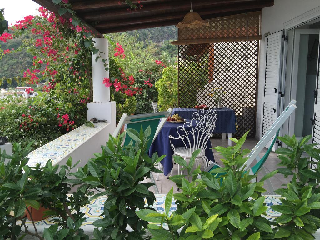 Villa Vista Mare Mela Липари Экстерьер фото